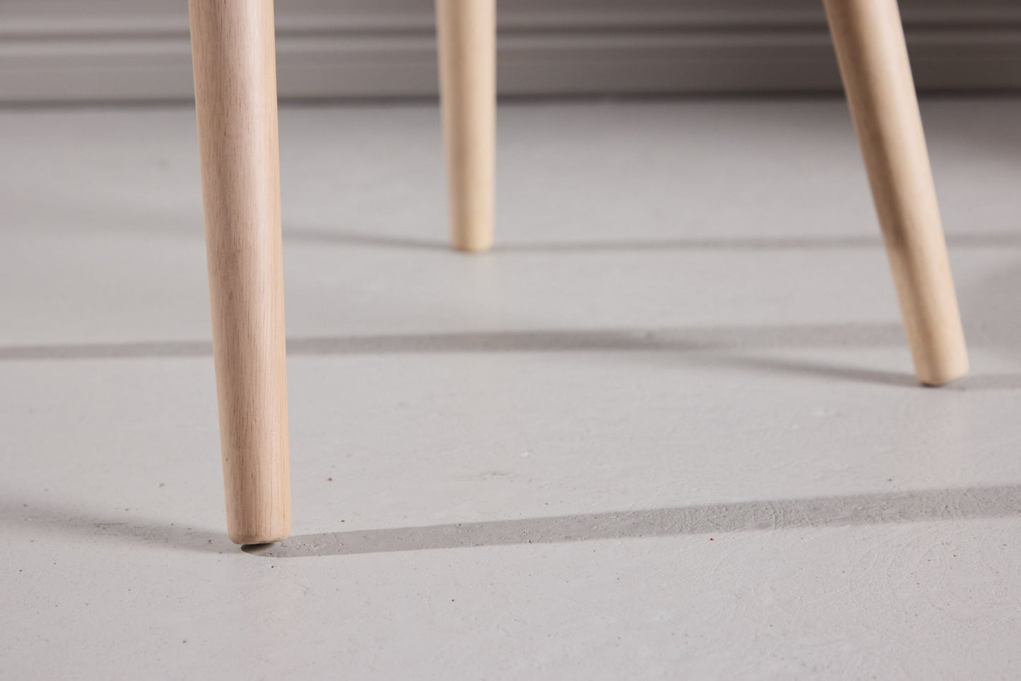 Bobby spisebordsstole med hynder (2 stk.) – Træ/Beige