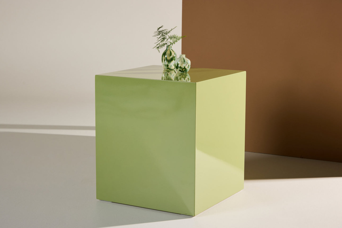 York højt sofabord – Lysegrøn blank MDF