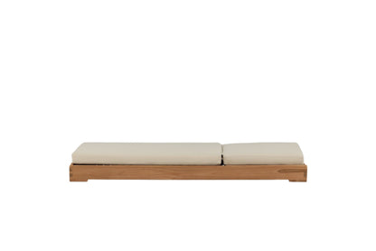 Solseng – Gylden teak med beige hynde