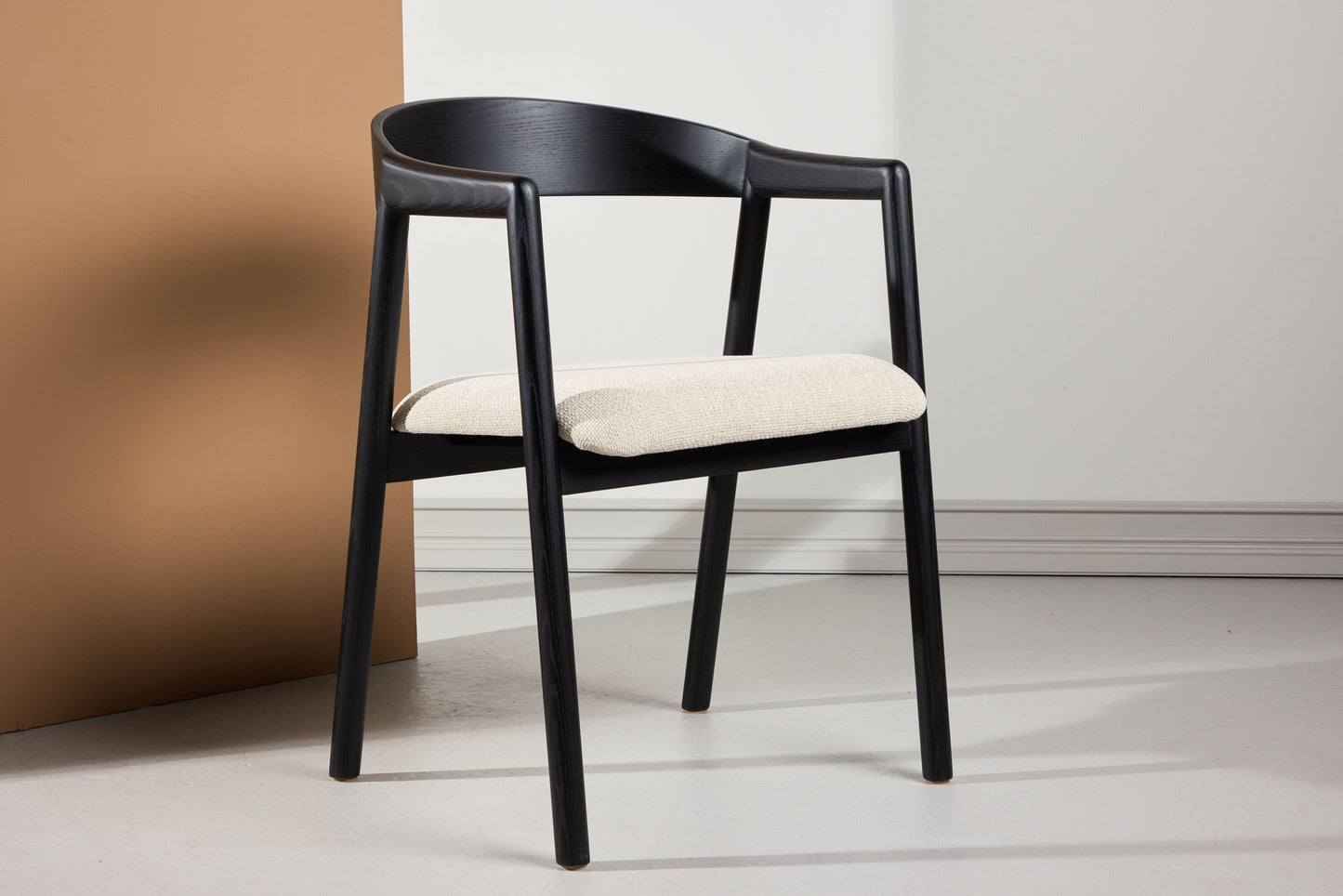 Långön Spisebordsstole (2 stk.) – Sort / Beige