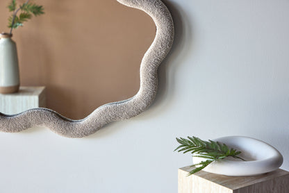 Kungsbacka Spejl 70×70 cm – Beige Bouclé