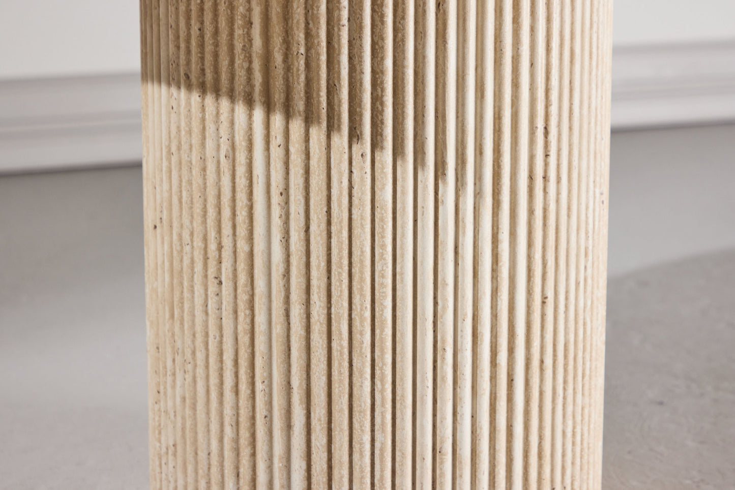 Krille Sidebord Ø60×45 cm – Travertinlook