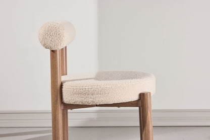 Tillo Spisebordsstole (2 stk.) – Trælook / Hvid Bouclé