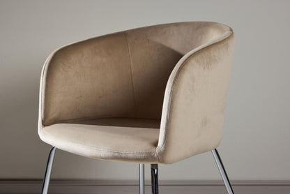 Berit spisebordsstol – Sølvben med beige velour