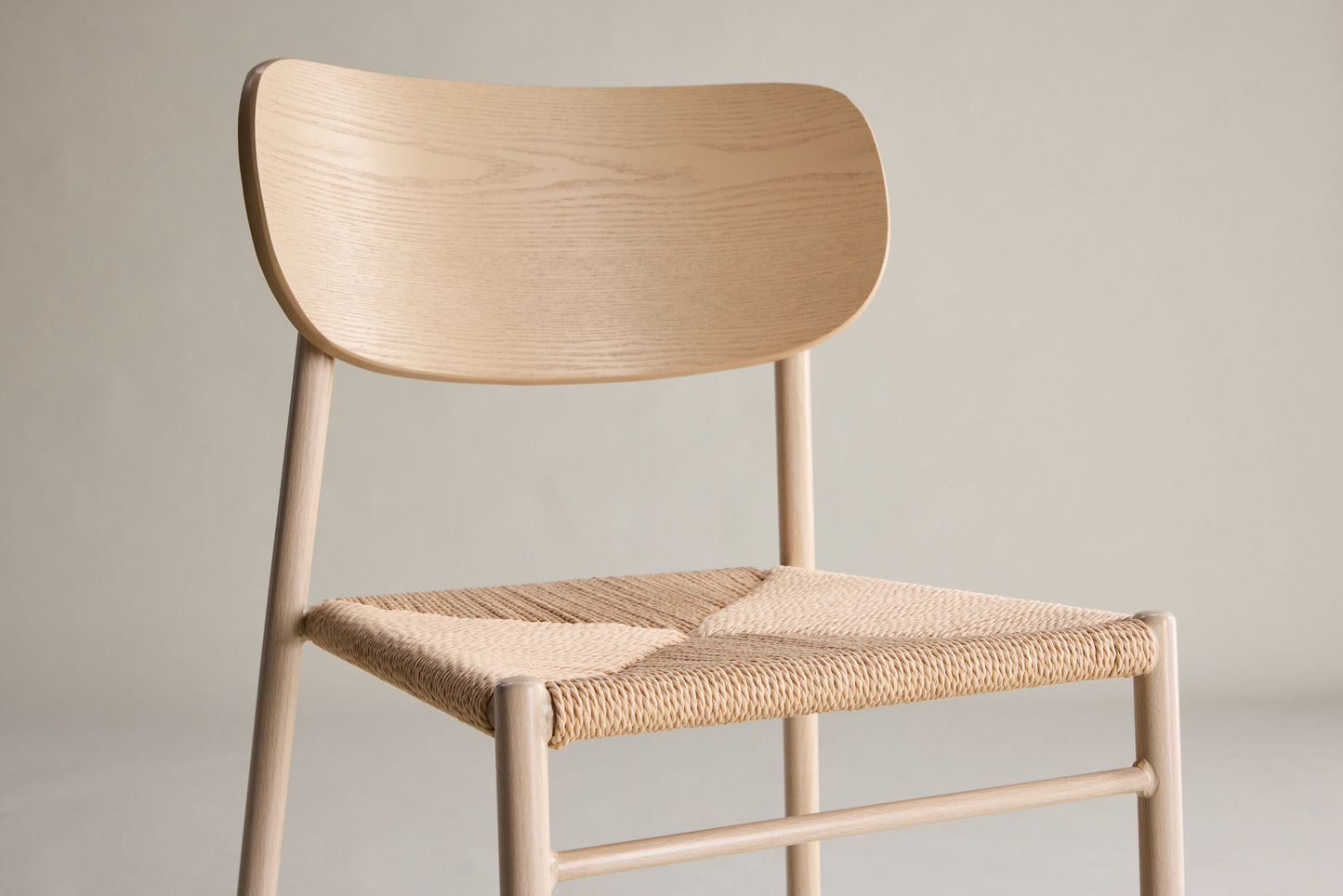 Polly Spisebordsstol – Whitewash / Beige Reb