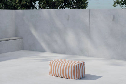 Redang puf 75×40×33 cm – Hvid/Ferskenstribet