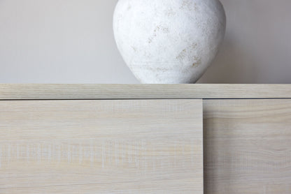 Nomi TV-møbel 180×35 cm – Whitewash